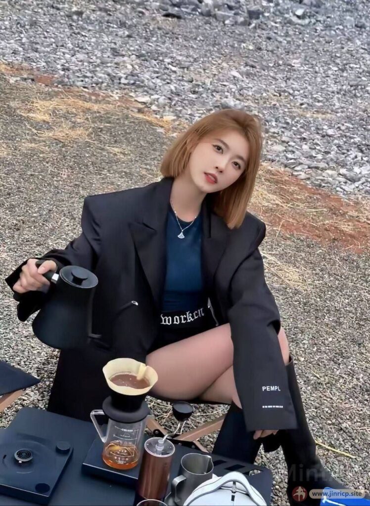 【JINRICP】网红 聂小雨"黑色皮衣"事件（评论免费看吧！！！！！！！！！！ - Jinricp韩国女团中文资源站|中文字幕|BJ主播|PandaTV|直播|免费下载-Jinricp韩国女团中文资源站|中文字幕|BJ主播|PandaTV|直播|免费下载