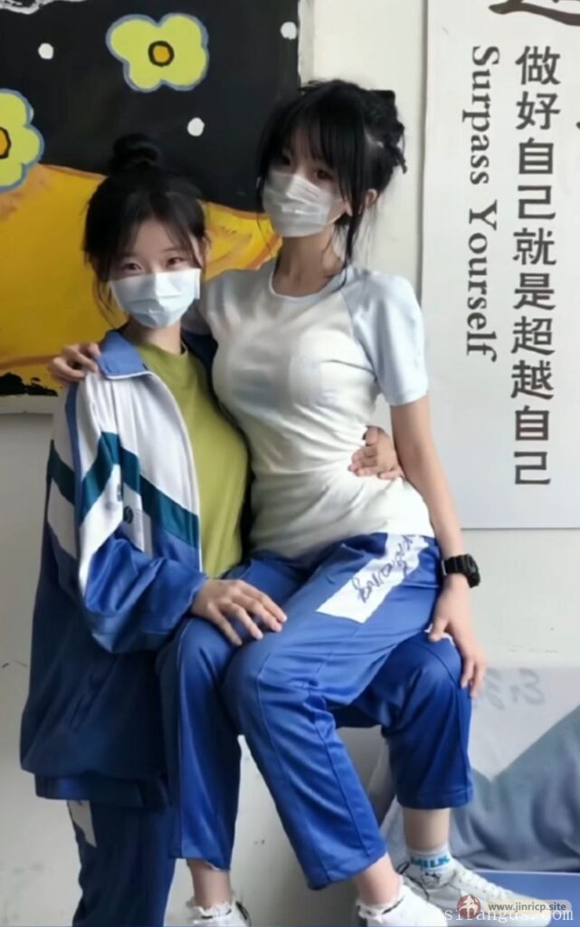 20260528102218296-[jinricp.site]抖音超嫩福利姬美少女 神再佑我璐酱 可爱萝莉学生妹大尺度 满满征服欲视频福利合集 (52)